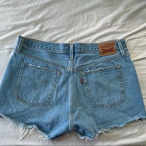 JEAN SHORTS LEVI’S 501